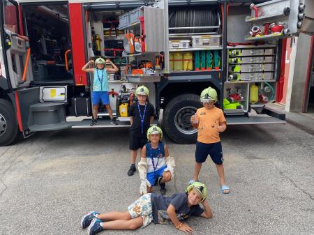 Razgibano, živahno, razigrano, počitniško, … (4)